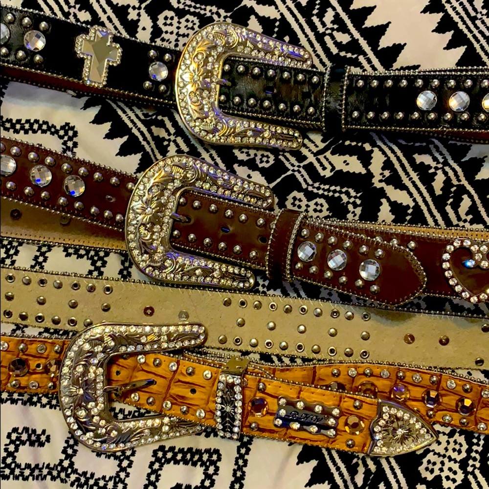 Three blazin roxx belts